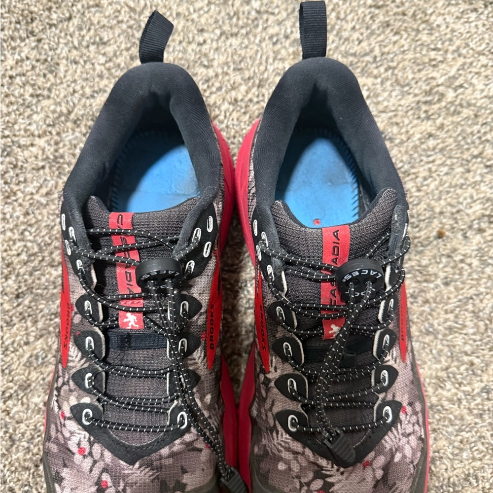 Brooks cascadia 16 Black and Red Athletic Shoes - Picture 6 of 9